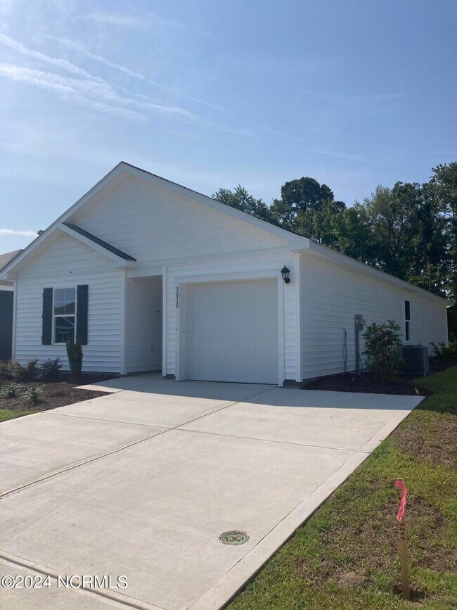 Building Photo - 1030 Course Ln