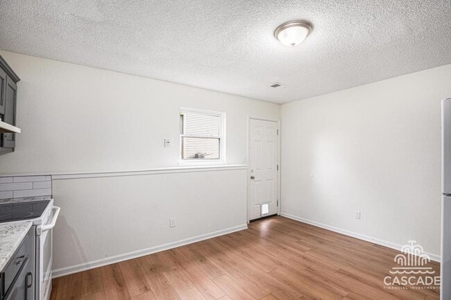 Building Photo - 639 N Queen Ridge Ct