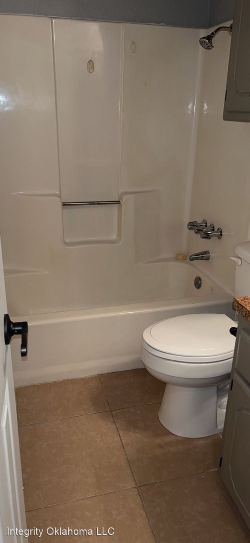 Foto del edificio - 4 br, 3 bath House - 1036 NE 9th St.