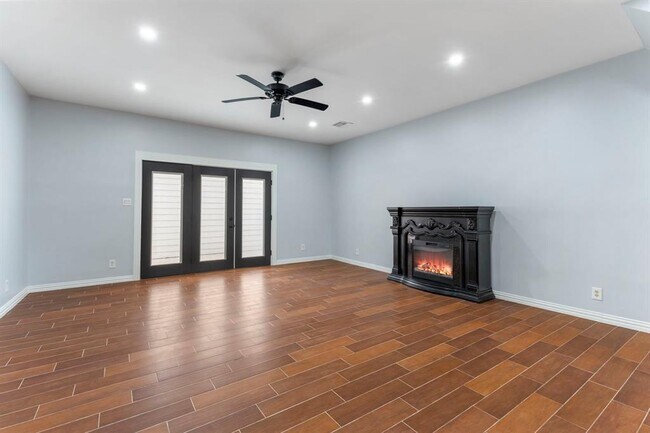 Foto del edificio - 5866 Sugar Hill Dr