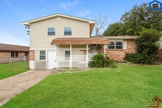 Building Photo - 2265 NW 40th St