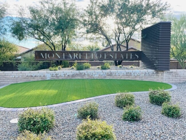 Foto del edificio - Beautiful home located in gated community ...