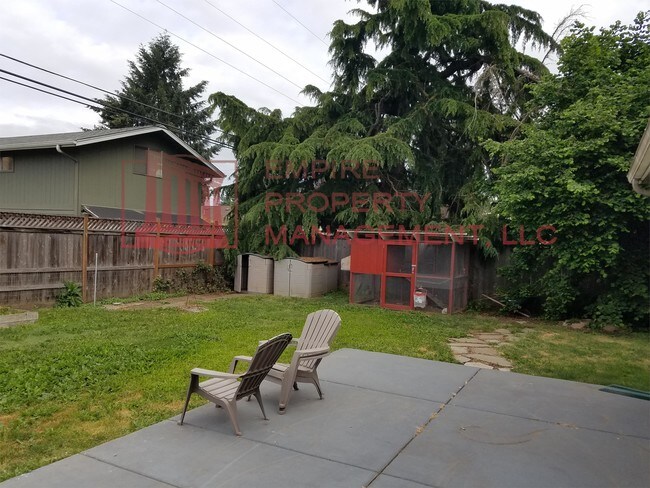 Building Photo - 644 Taney St