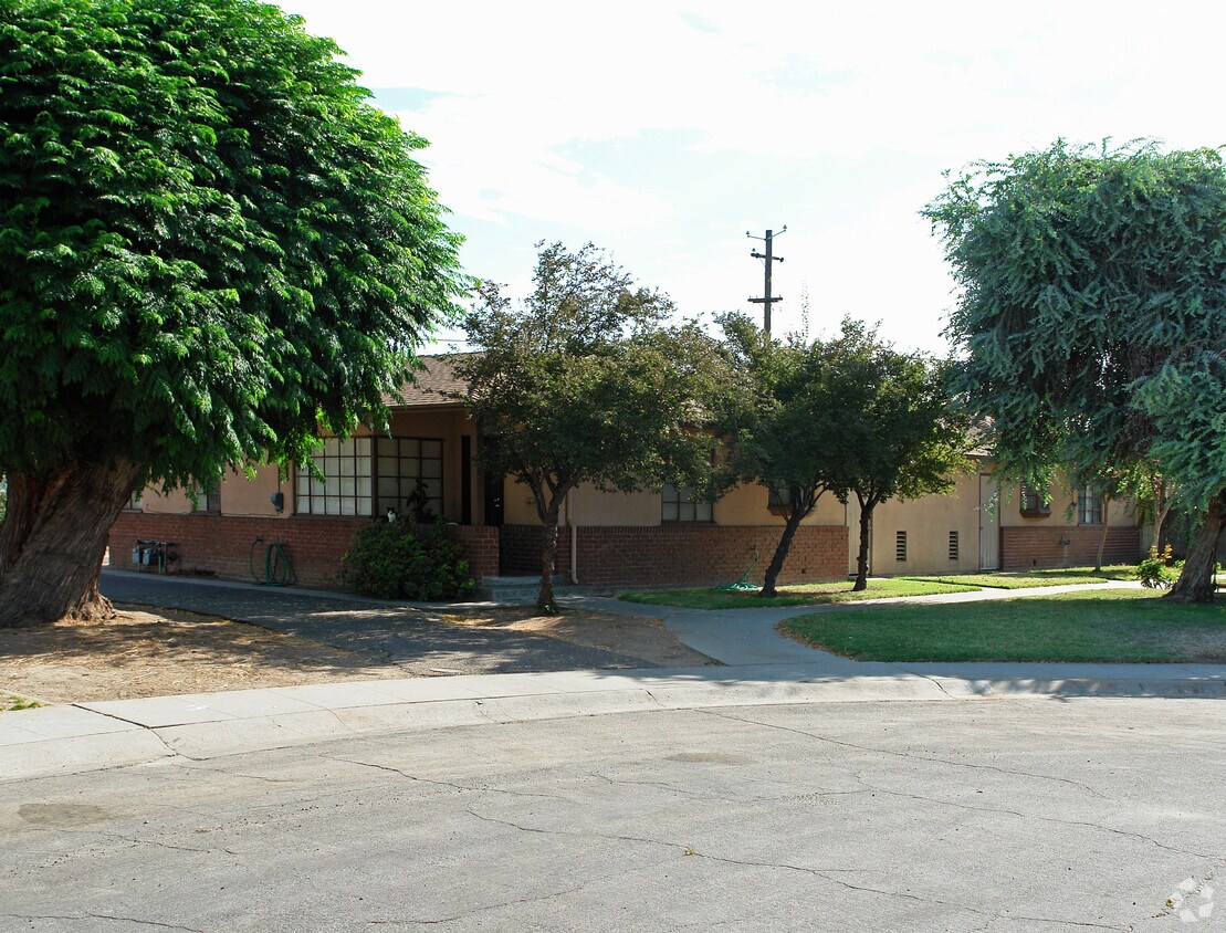 Building Photo - 3123 E Simpson Ave