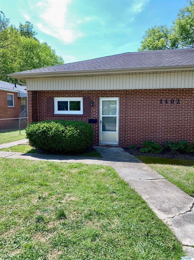 1402 Rison Ave NE Unit B, Huntsville, AL 35801 Room for Rent in