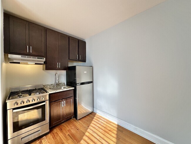 Foto del edificio - 623 W Patterson Ave