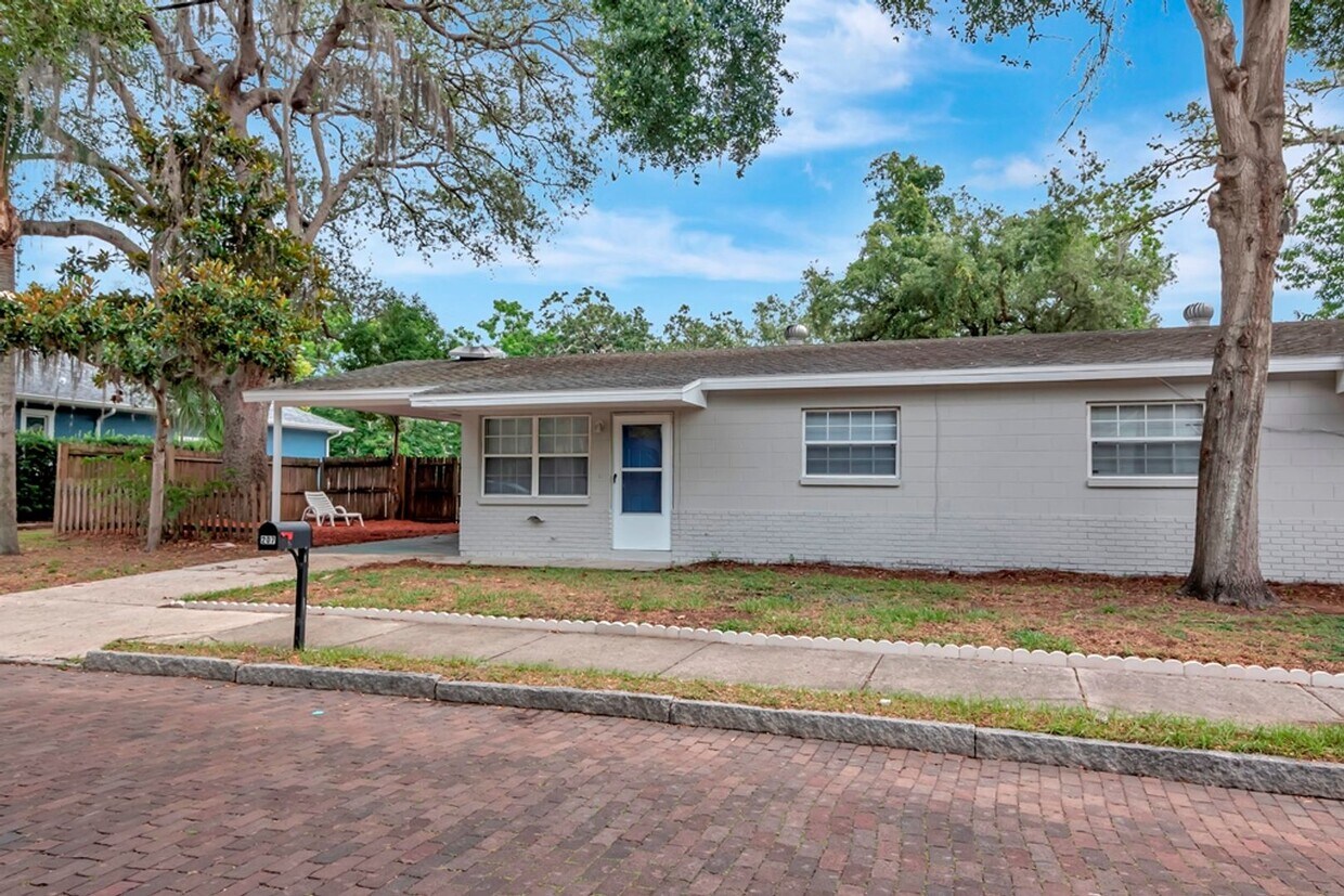 Primary Photo - Remodeled Downtown Safety Harbor - 2 Bedro...