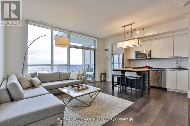 Photo du bâtiment - 88 Sheppard Ave E