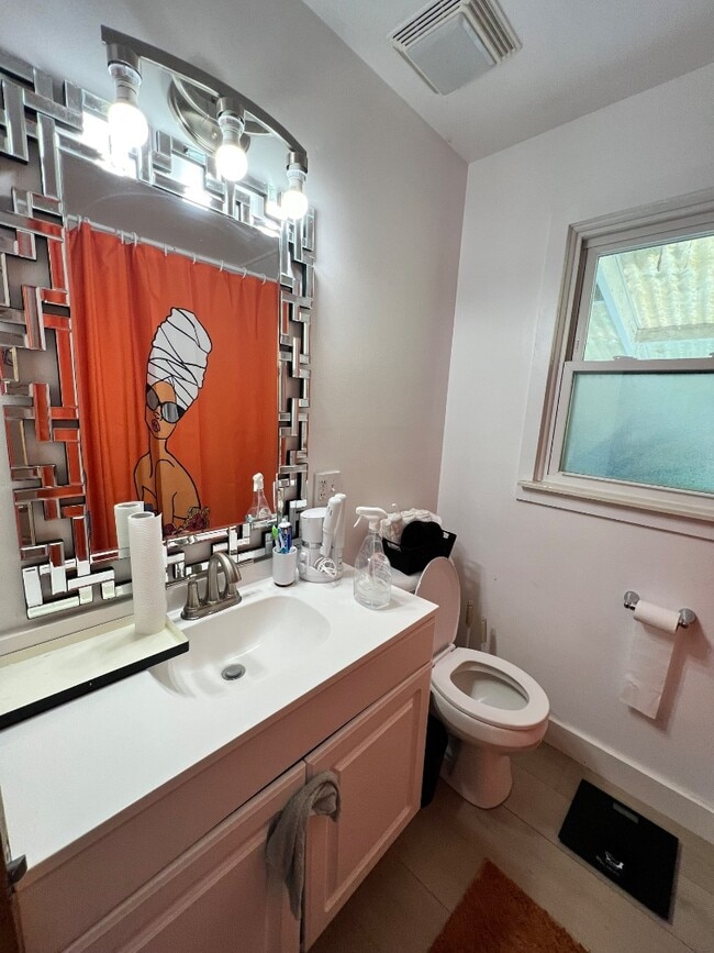 Foto del edificio - 3116 Mackinaw St