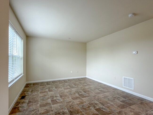 Foto del edificio - 222 Blackford Blvd