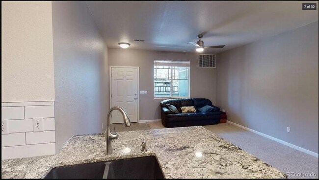 Foto del edificio - 9300 E Florida Ave