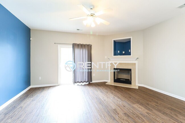Foto del edificio - 18478 Streamline Ct