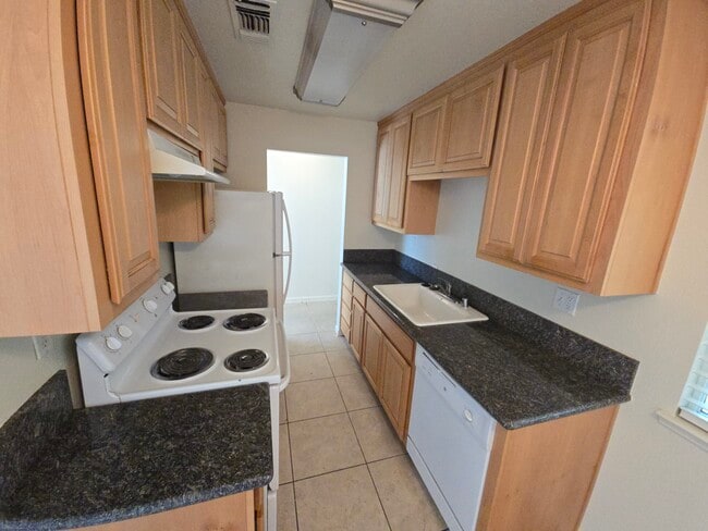 Foto del edificio - 2412 Carta Ct