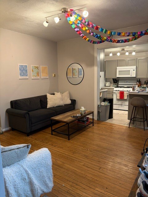 Foto del edificio - 1106 Packard St