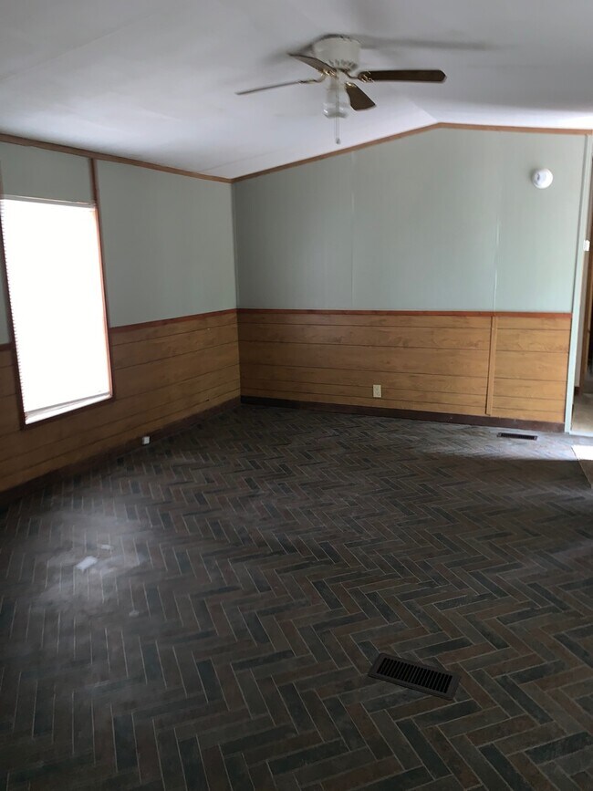 Foto del edificio - FOR RENT