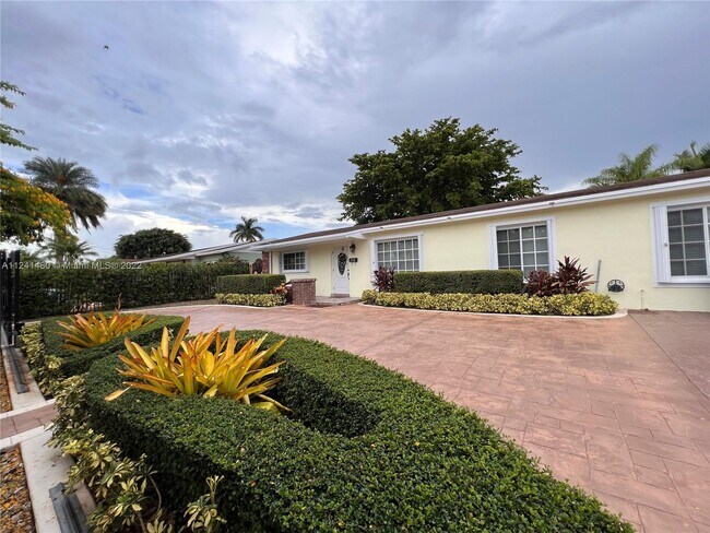 Foto del edificio - 3570 SW 123rd Ct
