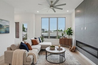 Building Photo - 13351 Goodland St