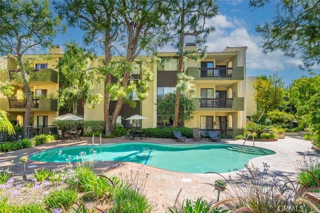 Foto del edificio - 497 E California Blvd