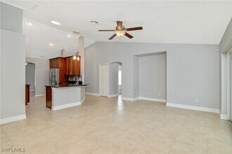 Building Photo - 460 14th Ave NE