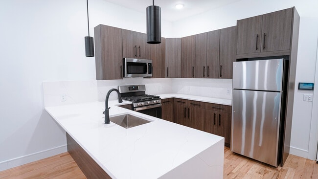 Kitchen - 325 Union Blvd