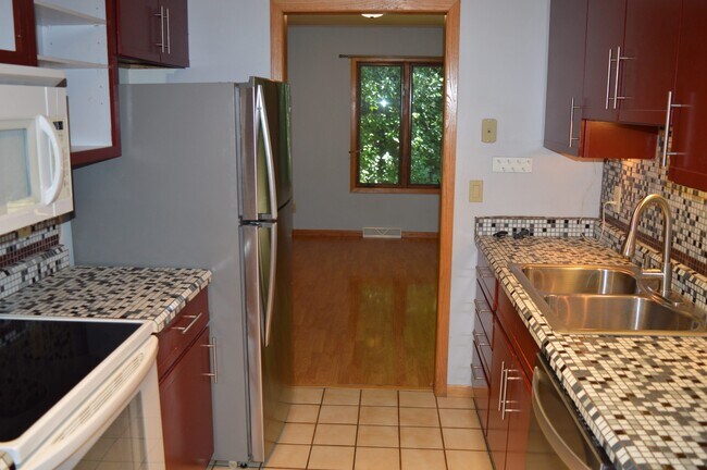 Building Photo - 143 Ponwood Cir