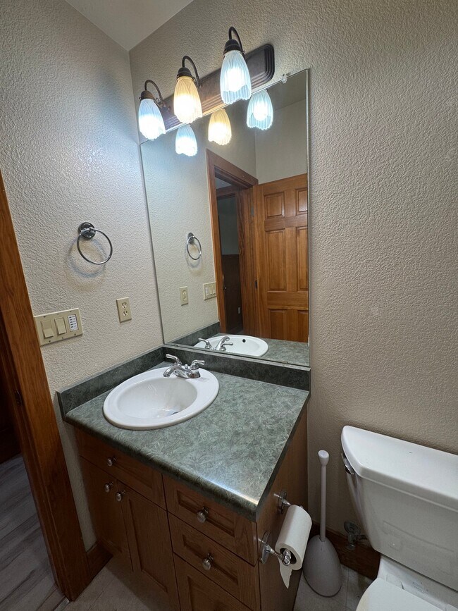 Foto del edificio - 1012 Pinefield Ln
