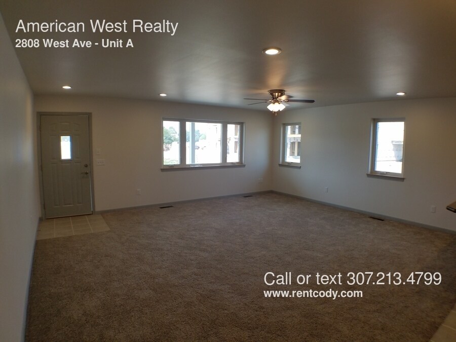 Primary Photo - 2808 West Ave