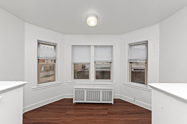 Foto del edificio - 5614 N Kimball Ave