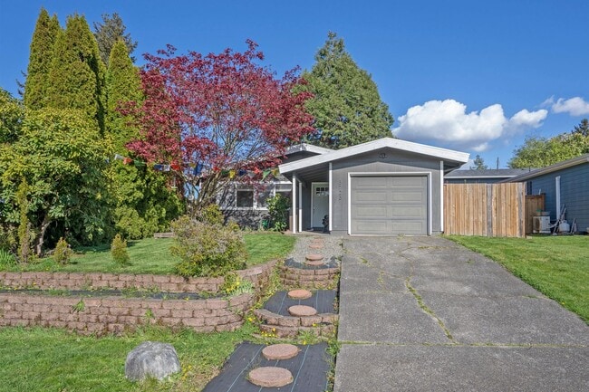 Building Photo - North Tacoma Beauty: Fully Remodeled & Minutes to Proctor + Ruston