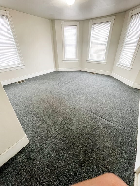 20 Lawson St Unit 20, Lowell, MA 01851 Room for Rent in Lowell, MA