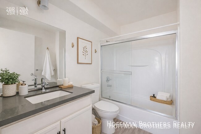 Foto del edificio - 251 Robinson St