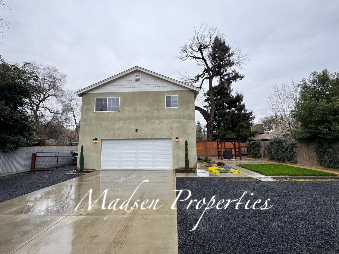 Primary Photo - 1129 Stewart Ave