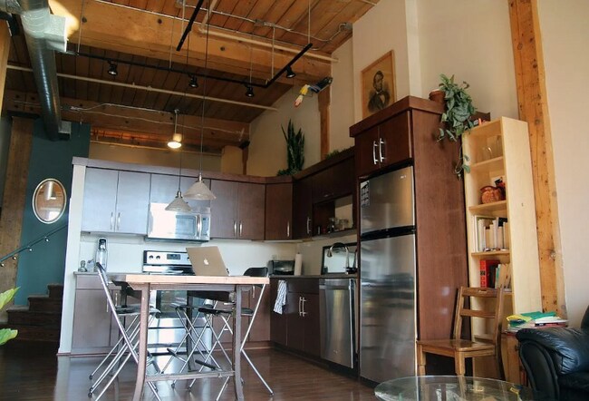 Foto del edificio - 210 N 2nd St
