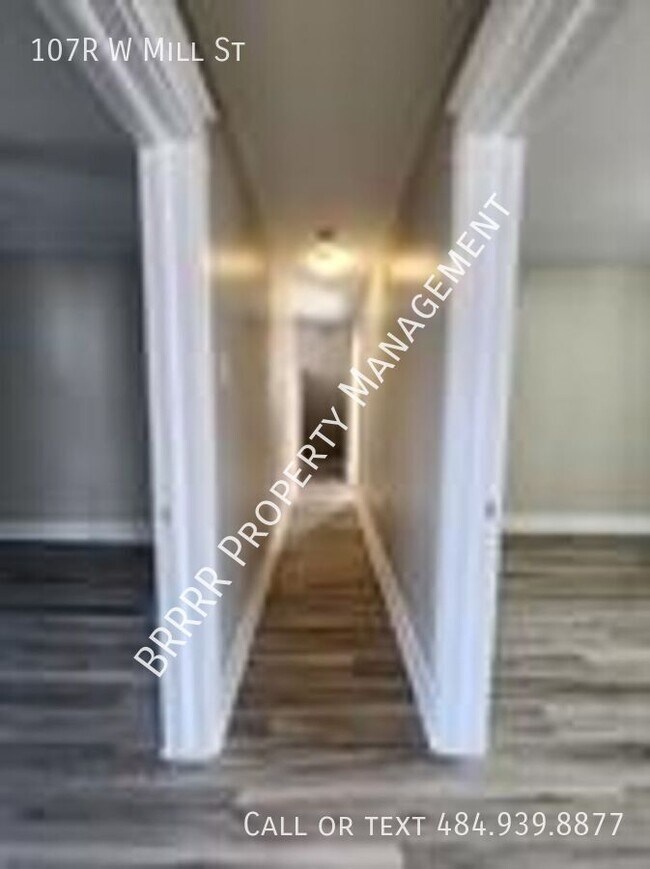 Foto del edificio - 107 W Mill St