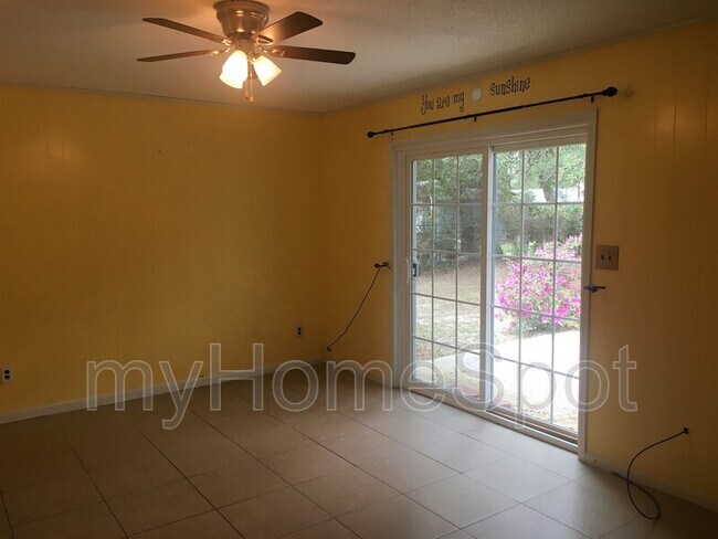 Building Photo - 12880 Hartung Ave