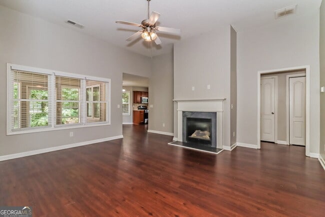 Building Photo - 218 Comet Ct
