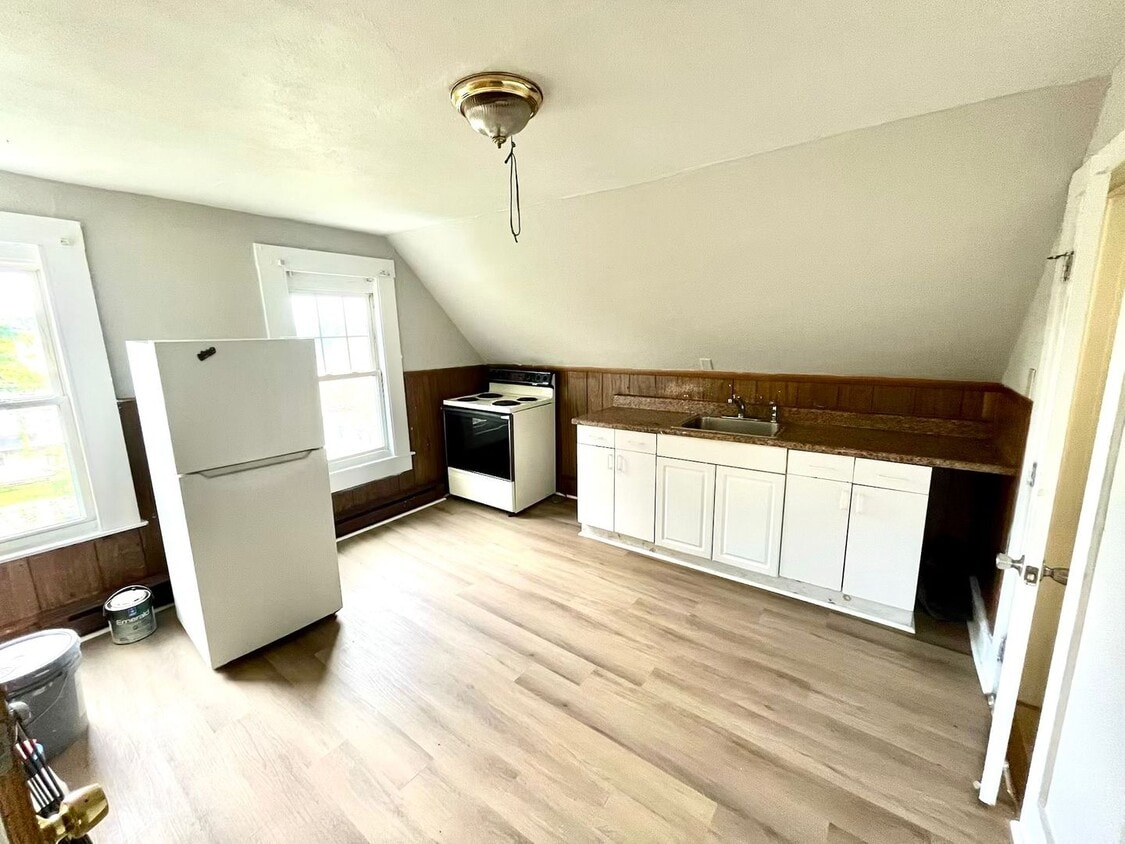 Primary Photo - 48 -50 Acushnet Ave