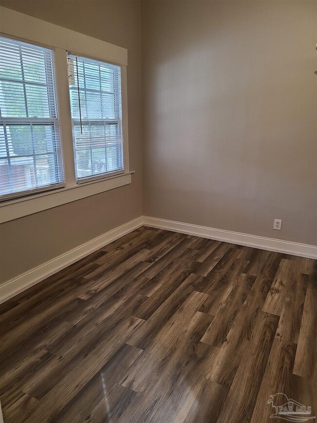 Foto del edificio - 312 E Moreno St