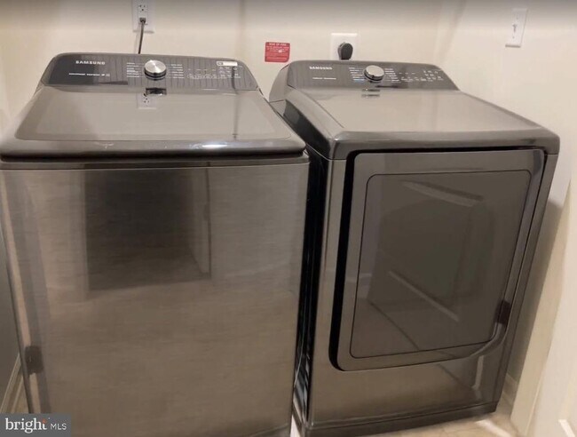 Foto del edificio - 120 Metcalf Terrace