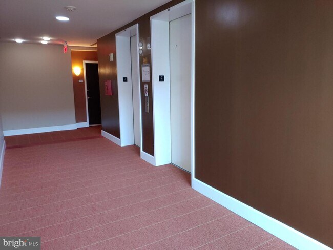 Foto del edificio - 444 W Broad St