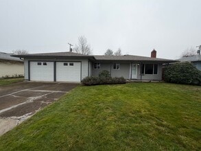 Building Photo - 1410 SE 27th Ave