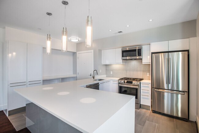 Kitchen - 1252 Wisconsin Ave NW