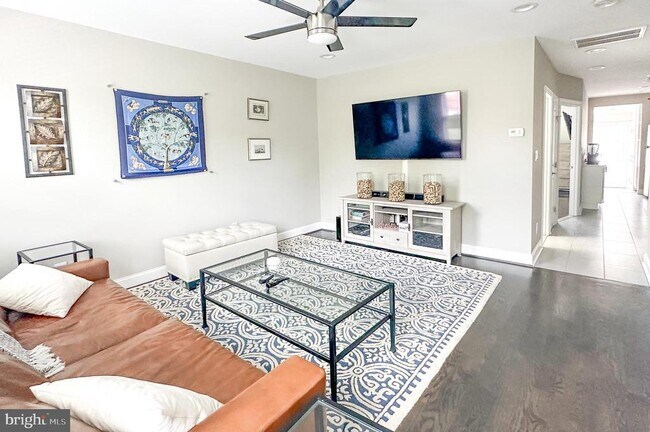 Foto del edificio - 2215 40th St NW