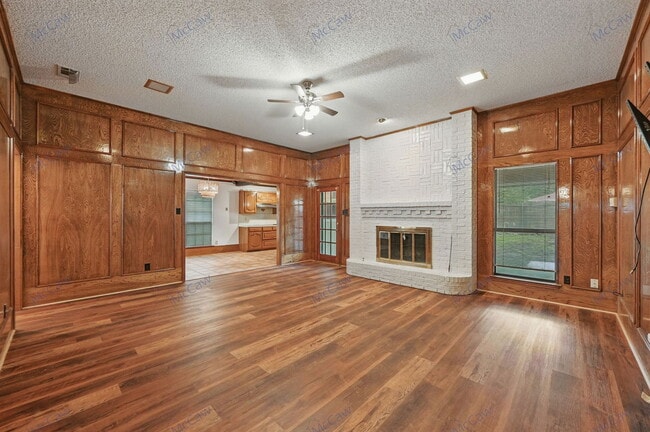 Building Photo - 217 Elder Oak Dr