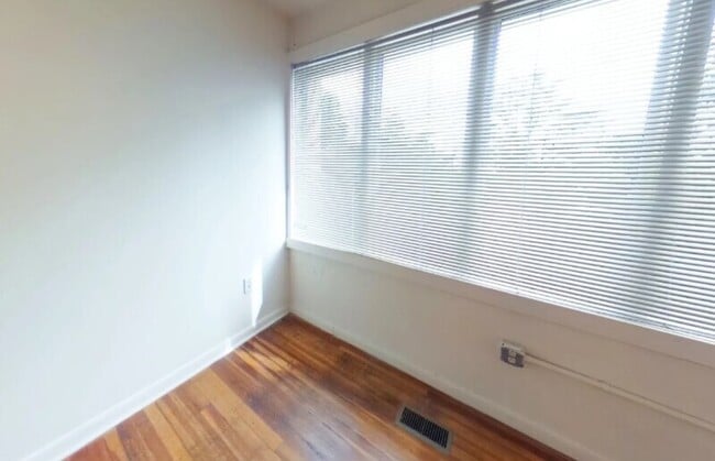 Building Photo - 1011 W Marshall St