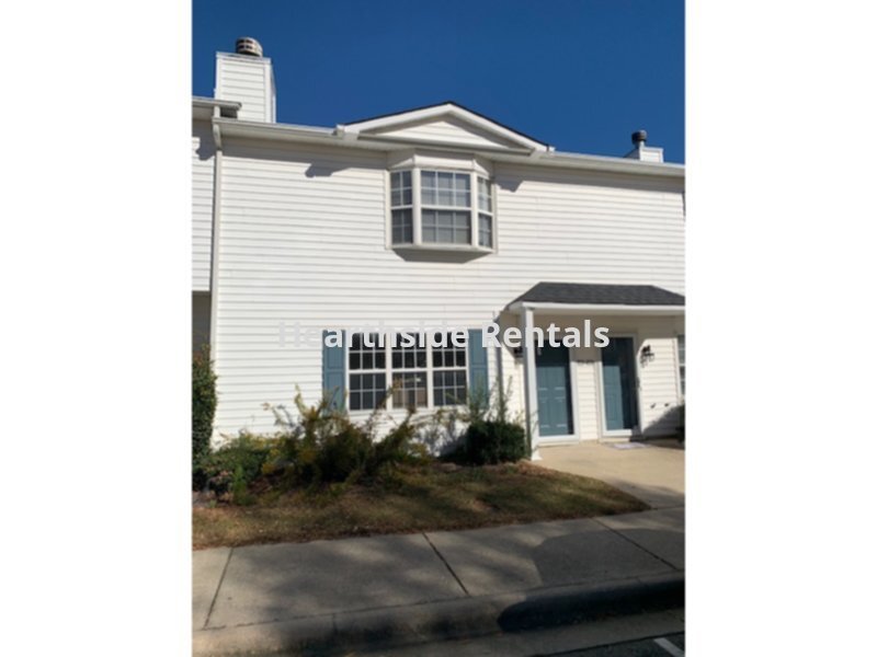 **3 Bedroom 2.5 Bath Townhome Minutes Away... House Rental in
