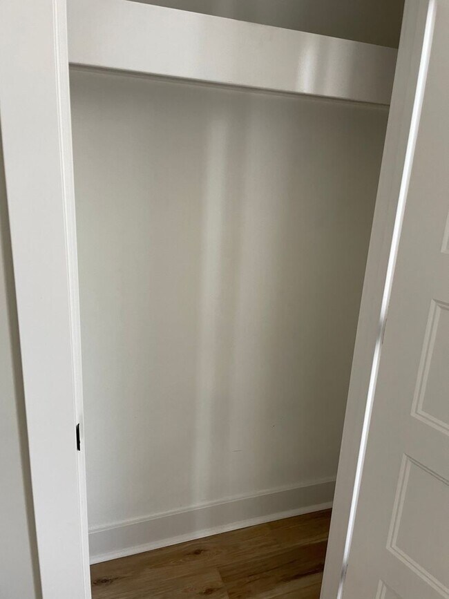 Building Photo - Shelby Park Amazing Newly Renovated 2 Bedroom House