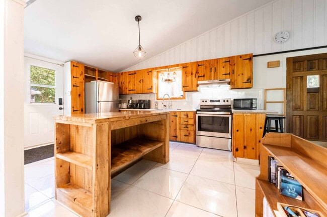 Photo du bâtiment - 1896 Chem. du Domaine