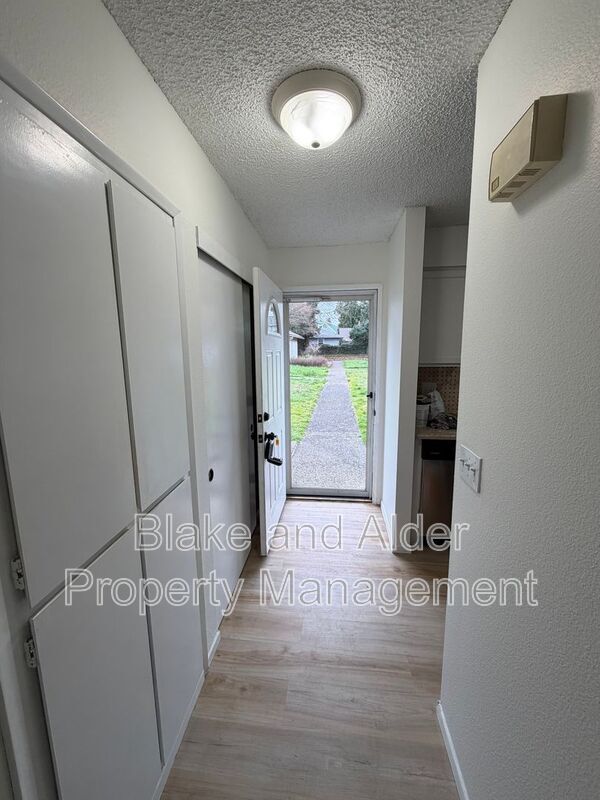 Foto del edificio - 5533 SW Lombard Ave