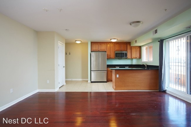 Building Photo - 1386 Bryant St NE